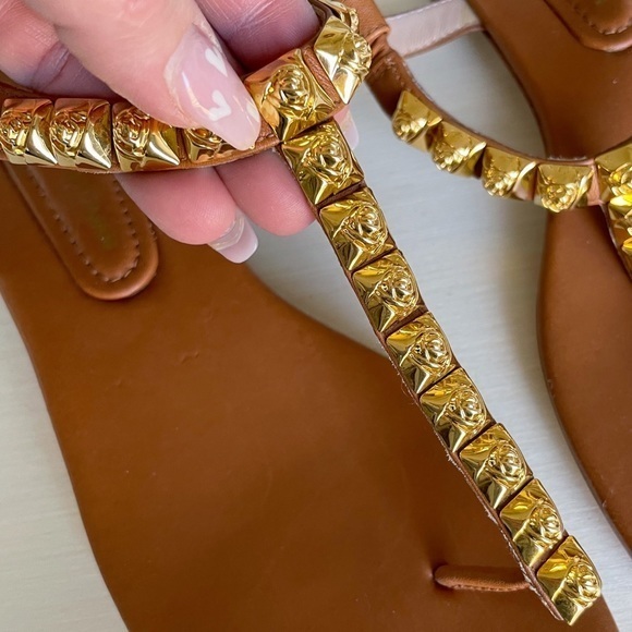 New Stuart Weiztman $450 Brown Leather Gold Rose Appliqué Thong Sandals Flats - Picture 4 of 12